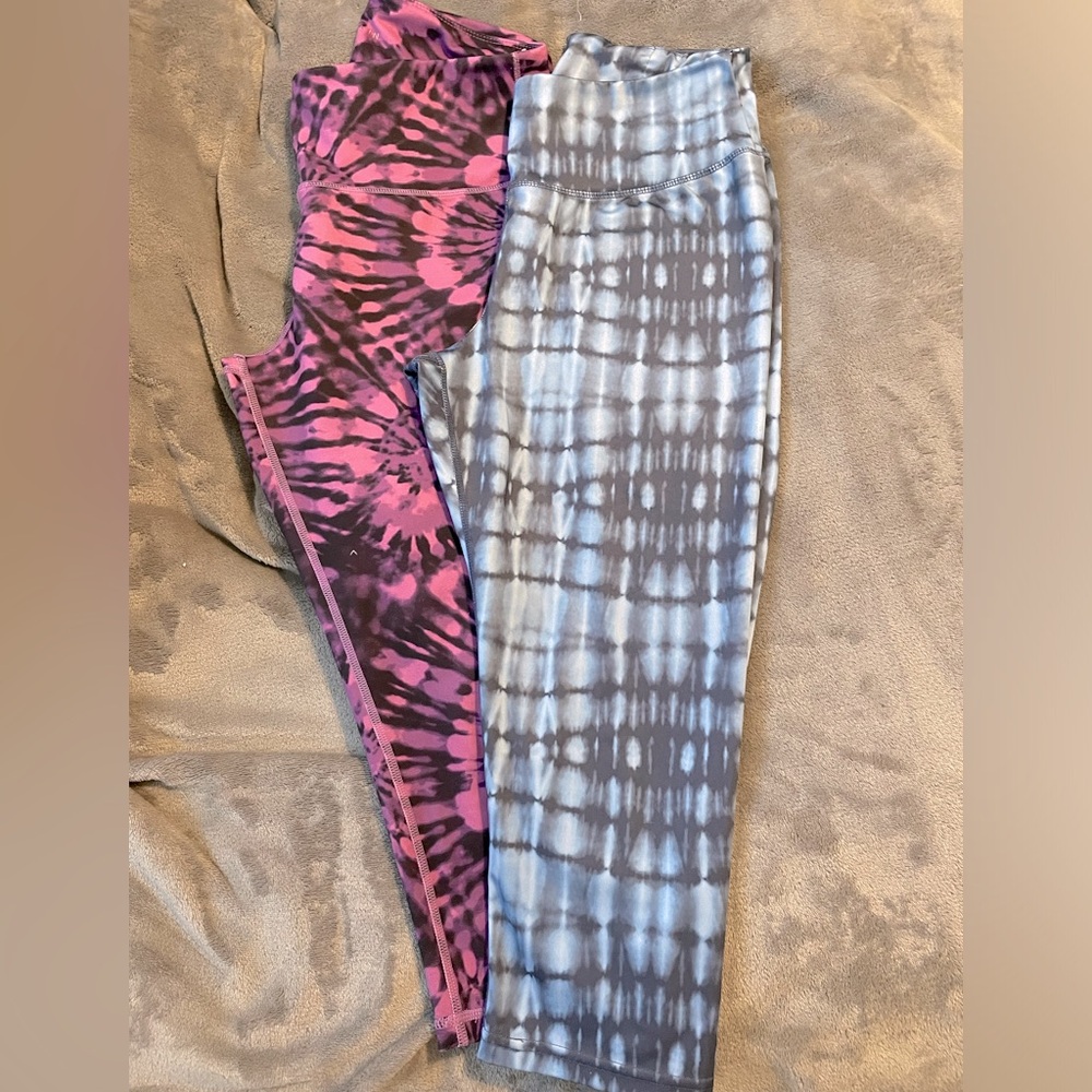 2 pair Danskin tie dye leggings
